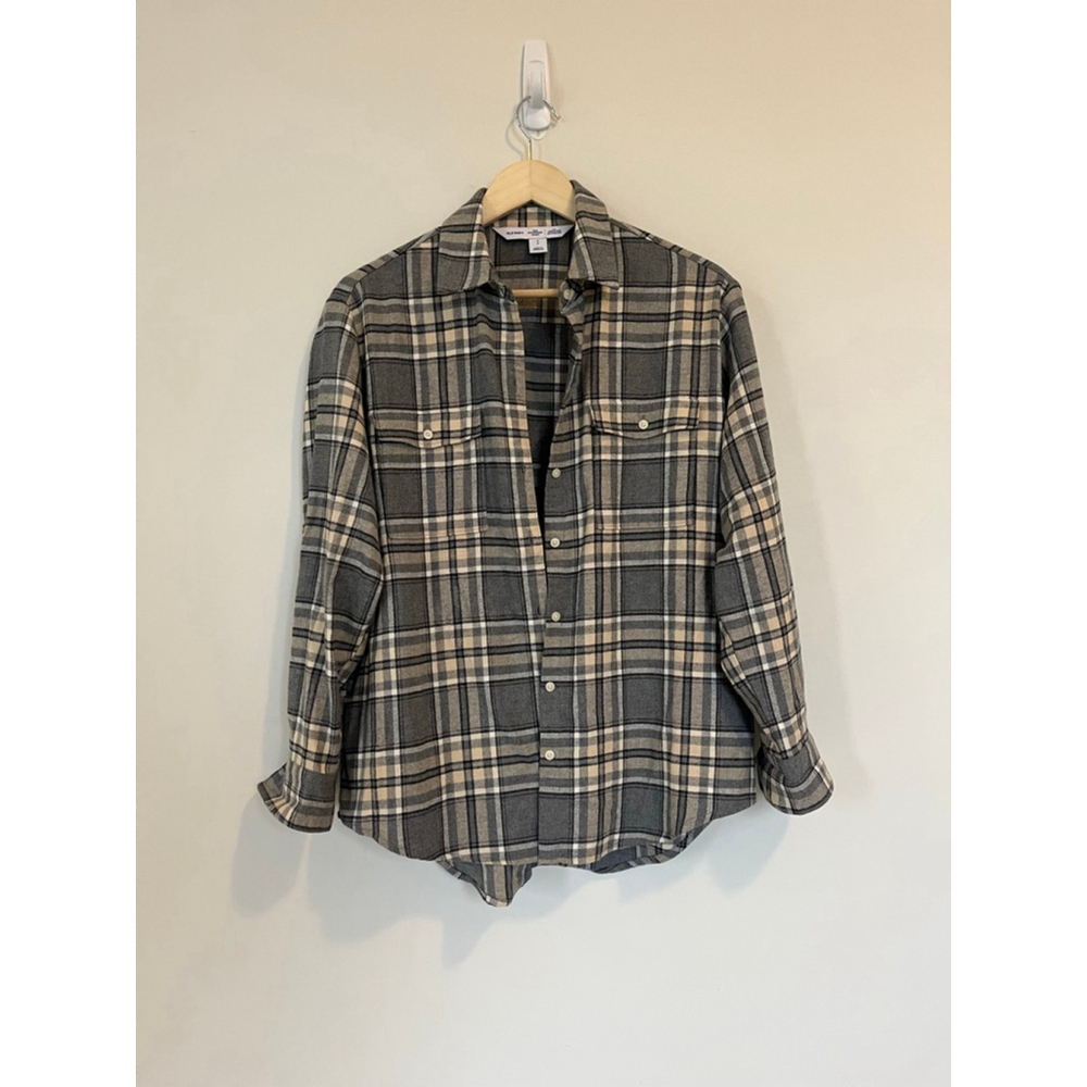 Flannel Plaid Boyfriend Button Down Shirt Gray Beige Soft Old Navy Relaxed Fit - Picture 2 of 8